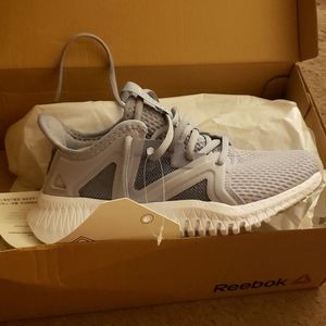 Brand new reebok sneakers size 5.5